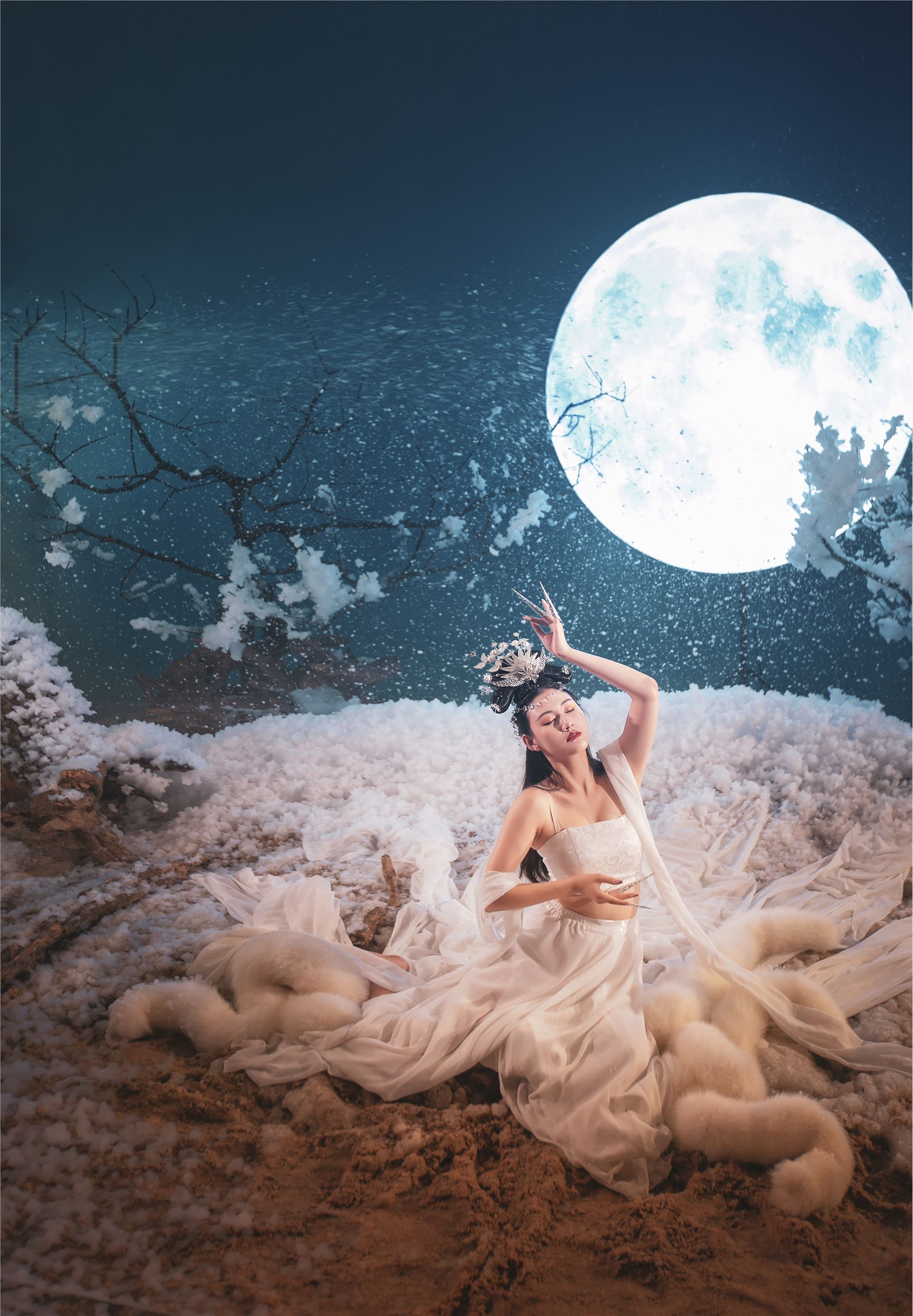 YITUYU 艺图语 2021.07.21 九尾白狐 刺猬&惠子